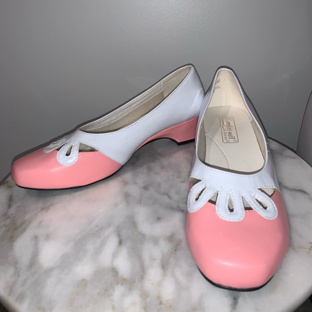Vintage 80s pink and white low heels!